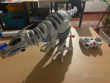 Dinosauro telecomandato