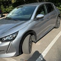 Peugeot 208 elettrica