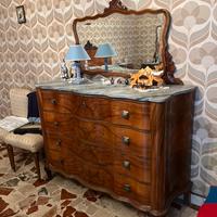 Comó d’epoca bombato in noce con piano in marmo