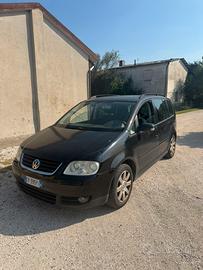 VOLKSWAGEN TOURAN 7 POSTI 2.0 TDI