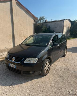 VOLKSWAGEN TOURAN 7 POSTI 2.0 TDI