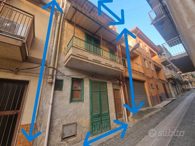 Ref. 1829495 PALAZZINA DA RISTRUTTURARE