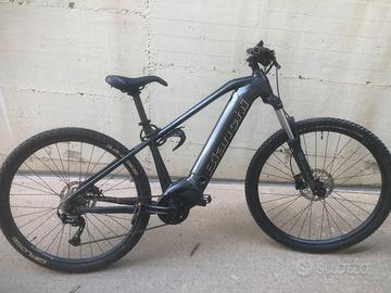 bicicletta elettrica bianchi