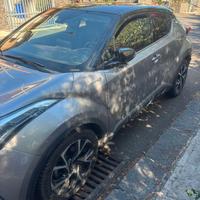 TOYOTA CH-R