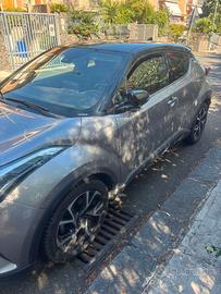 TOYOTA CH-R