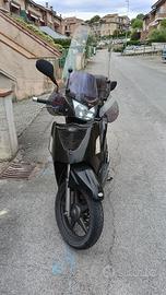 Kymco People 200 i.e.