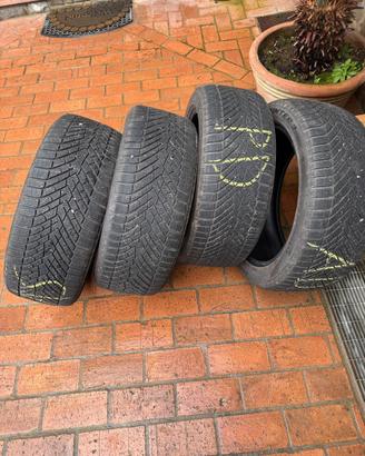 Pirelli Winter 2 Scorpion M+S 255/45 R 20