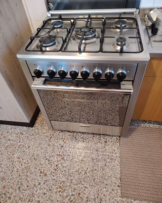 cucina completa semi nuova