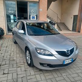 110.118 MAZDA 3 SEMBRA NUOVA OK NEOPATENTATI