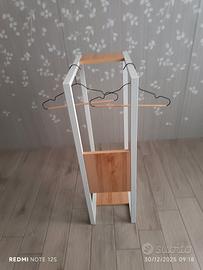 Appendiabiti da camera 