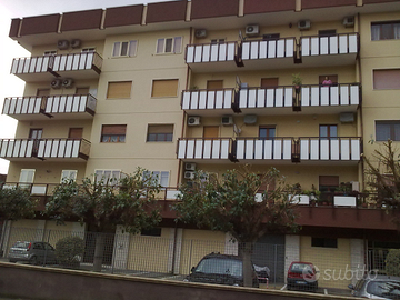 Arredato centrale ristrutturato posto auto