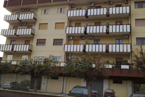 Arredato centrale ristrutturato posto auto