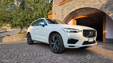 Volvo XC60 2.0 235 cv AWD geartronic R-Line