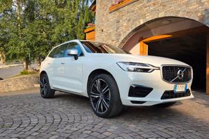 Volvo XC60 2.0 235 cv AWD geartronic R-Line