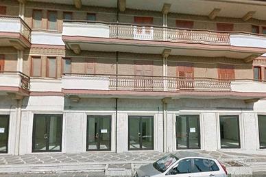 Locale commerciale 120mq via pianodardine avellino