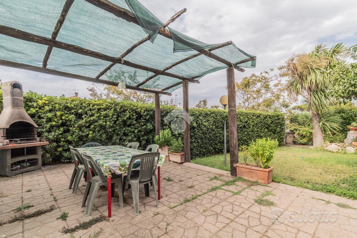 VILLA A SCHIERA A CERVETERI - Vista 5