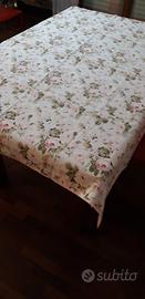 Telo copritavolo o tovaglia