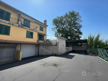 VILLA A SCHIERA A FISCIANO