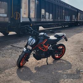ktm duke 125 - IN GARANZIA 