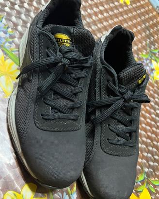 Scarpe antinfortunistiche