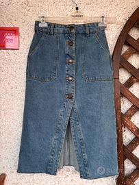 Gonna di jeans Bershka midi con bottoni frontali