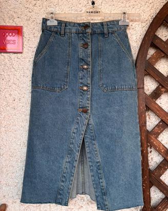 Gonna di jeans Bershka midi con bottoni frontali