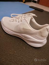 nike performance revolution7 nere bianche n44