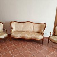 Divano e due poltrone originali dell'800.