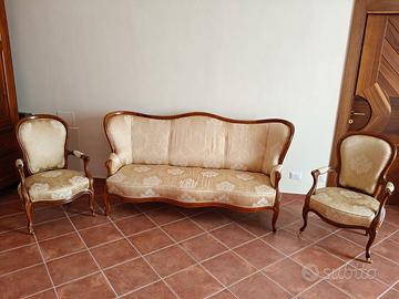 Divano e due poltrone originali dell'800.