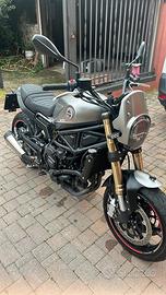 Benelli Leoncino 800