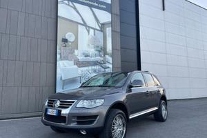 Volkswagen Touareg 240CV 3.0 TDI DPF V6 tip. Execu