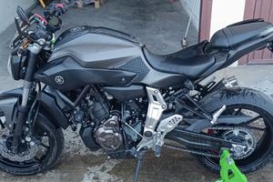 Yamaha MT07 perfetta scarico Mivv