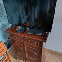 tv 32 pollici con mobiletto