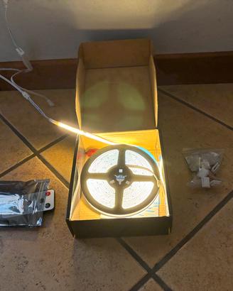 Striscia LED COB Bianco Caldo 5 m 2700K NEW