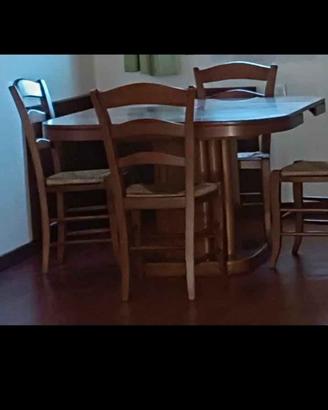 Tavolo da salotto.