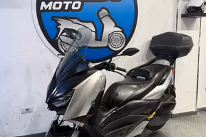 Yamaha X-Max 300