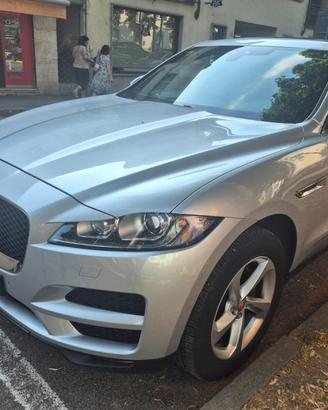 Jaguar F-Pace 2.0 D 180 CV AWD Prestige