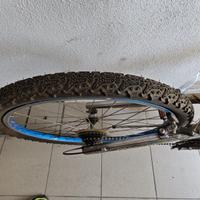 bicicletta MTB