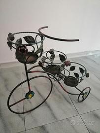 bici in ferro battuto porta vasi. 
