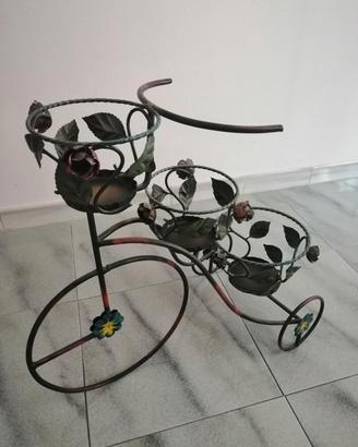 bici in ferro battuto porta vasi. 