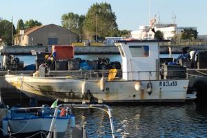 Barca con licenza da pesca