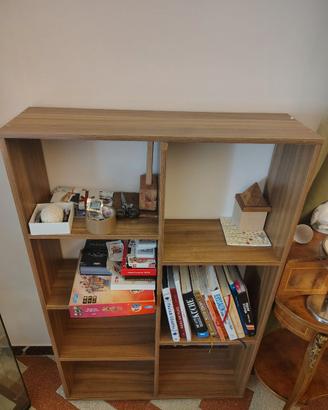 Libreria asimmetrica di medie dimensioni