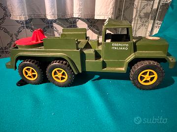 Camion vintage esercito italiano anni 70