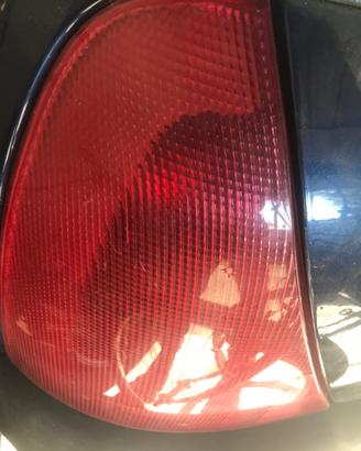 Fanali posteriori Renault clio 3 porte anno 1999