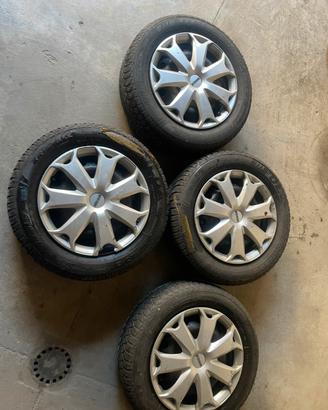 Gomme invernali+ cerchi 195/60 R15