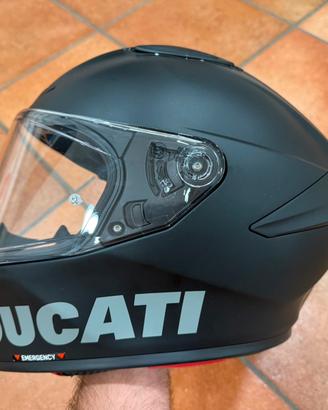 Casco e giacca Ducati