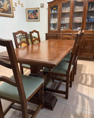Tavolo estensibile con 6 sedie