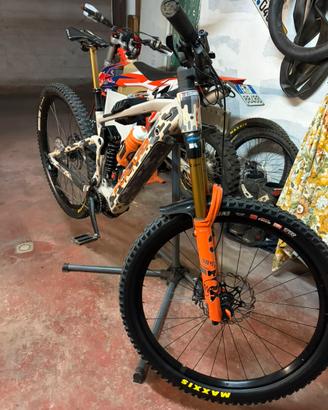 Focus SAM2 6.9 Enduro tgM