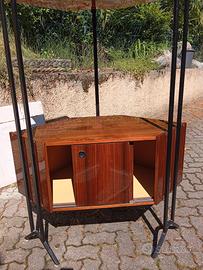 angoliera in formica e metallo