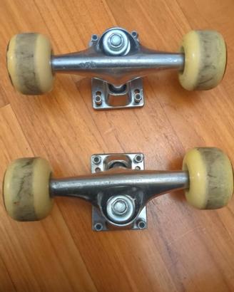 Attacchi skateboard Usati con ruote e cuscinetti